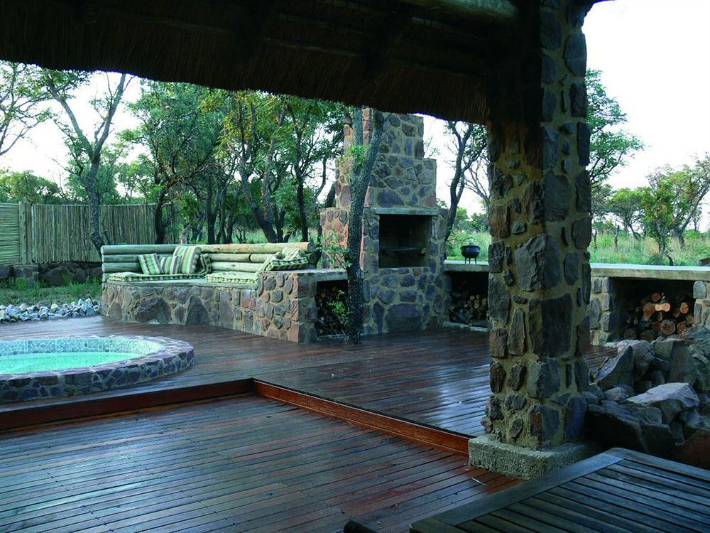 阿布鲁姆布西小屋水疗休闲旅馆 卡利南 外观 照片